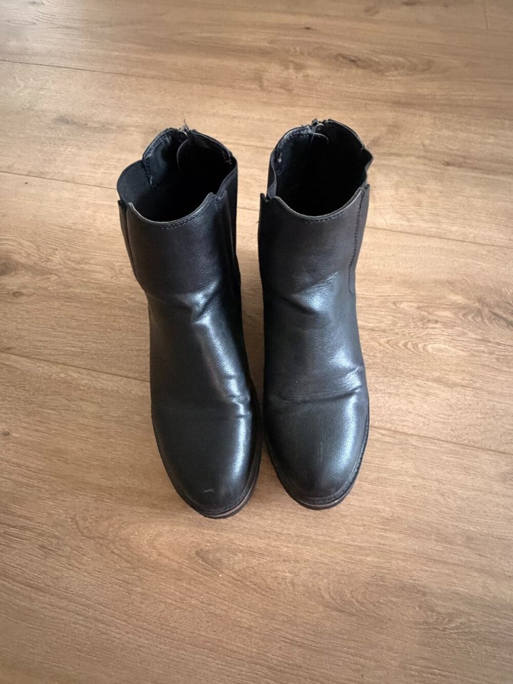 Mia Black Chelsea Boots